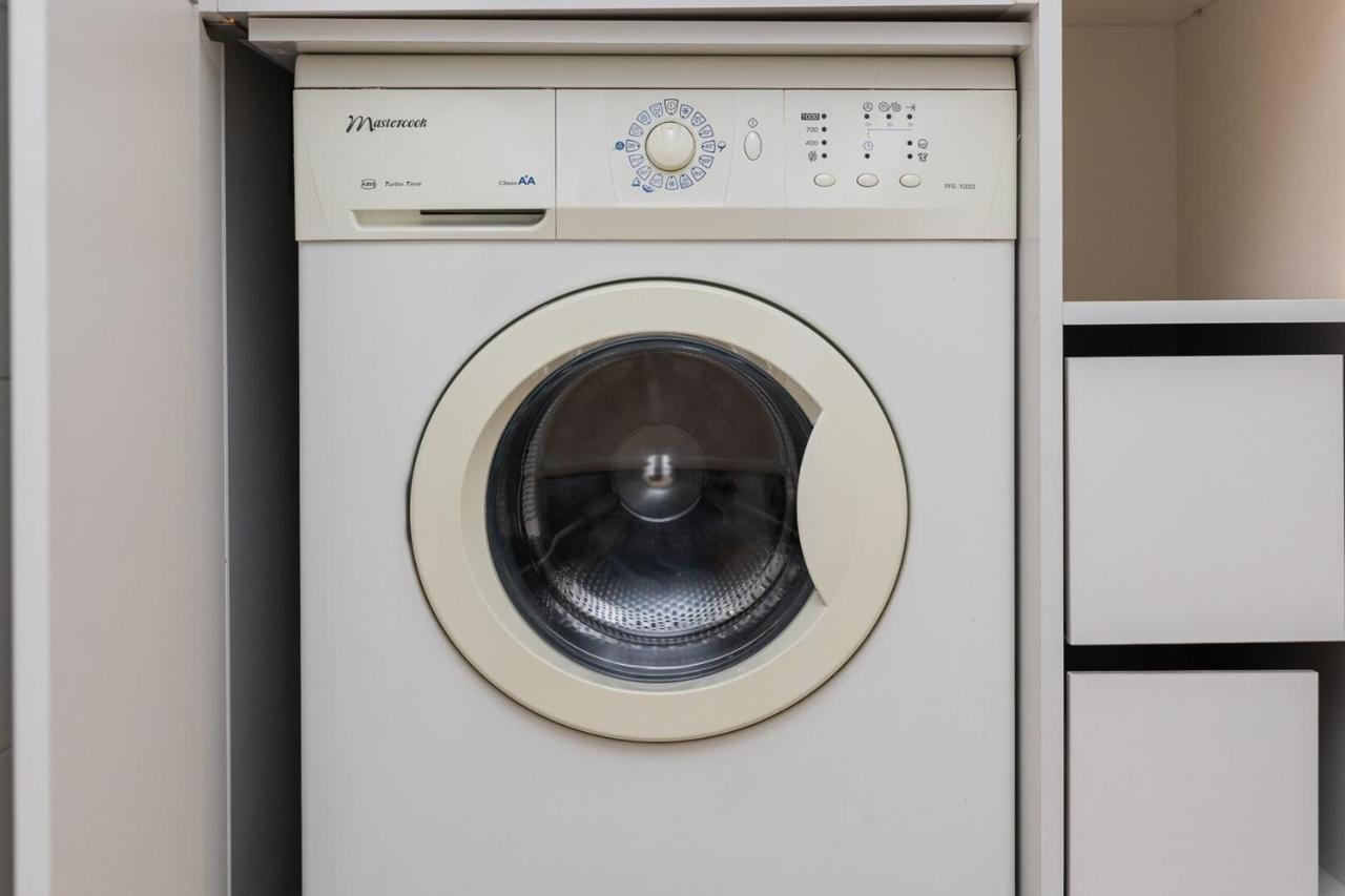 Rent Like - Zlota 65 Ii Apartment Warschau
